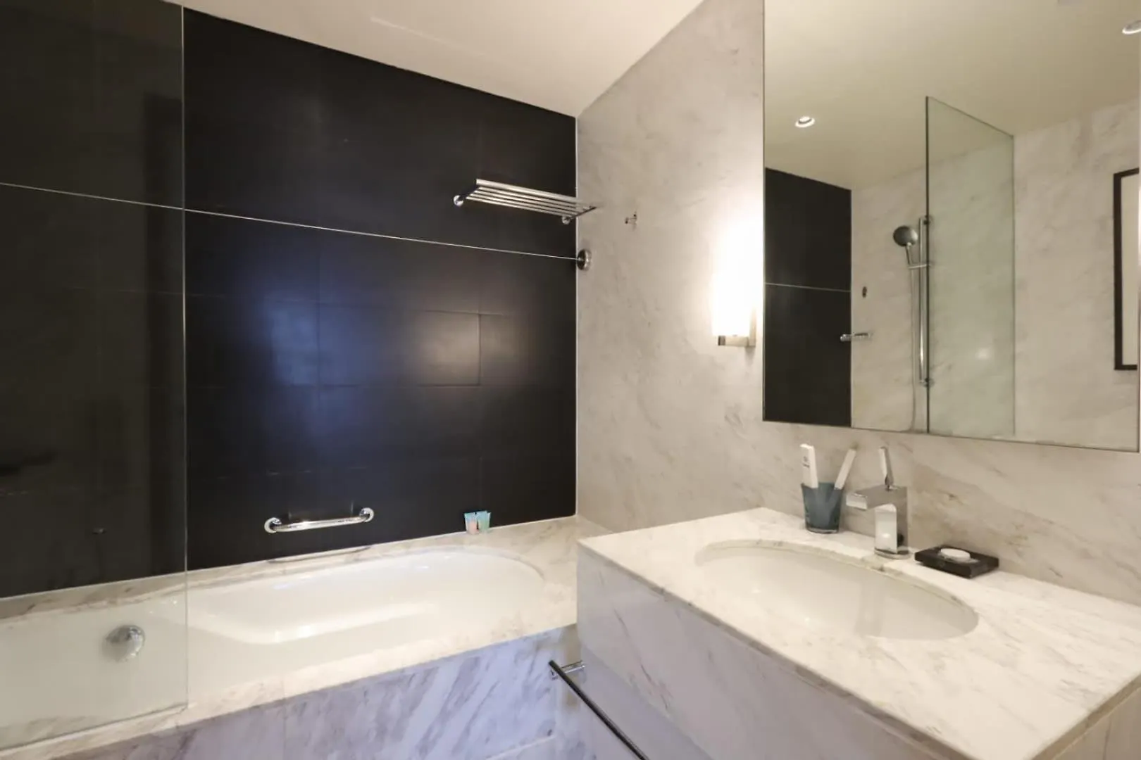 Livbnb-Exquisite Studio In Address Dubai Mall 0*,  United Arab Emirates